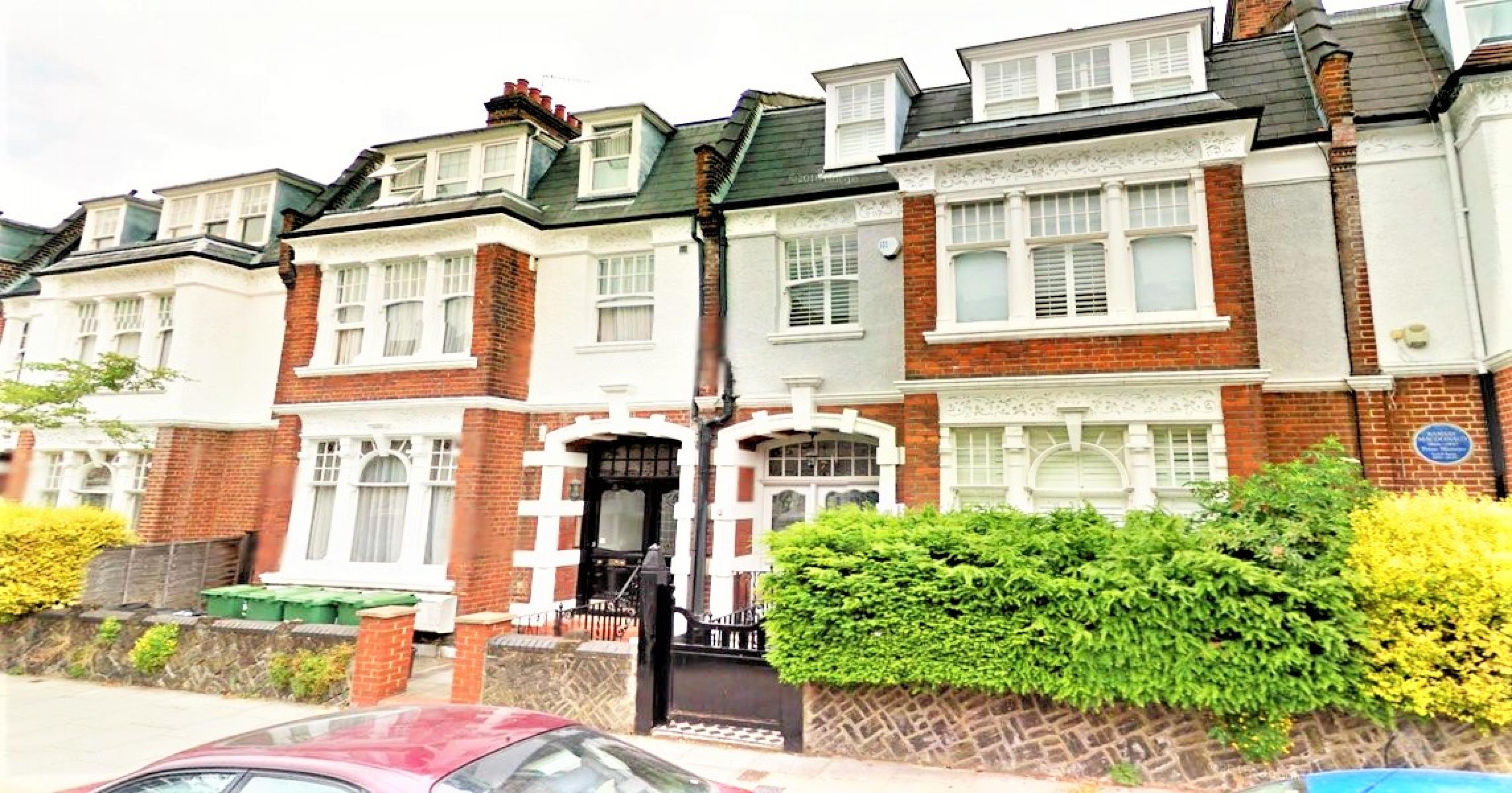 			WATER RATES INCLUDED, 1 Bedroom, 1 bath, 1 reception Flat			 Howitt Road, BELSIZE PARK NW3